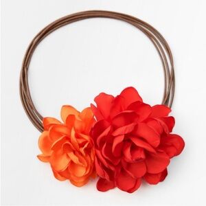 CORDED COLLAR FLOWERS